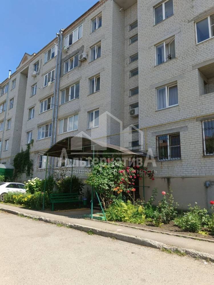 Ставропольский край, Ессентуки, ст. Ессентукская, Гагарина ул.; Квартира 50м² 2/5 эт.