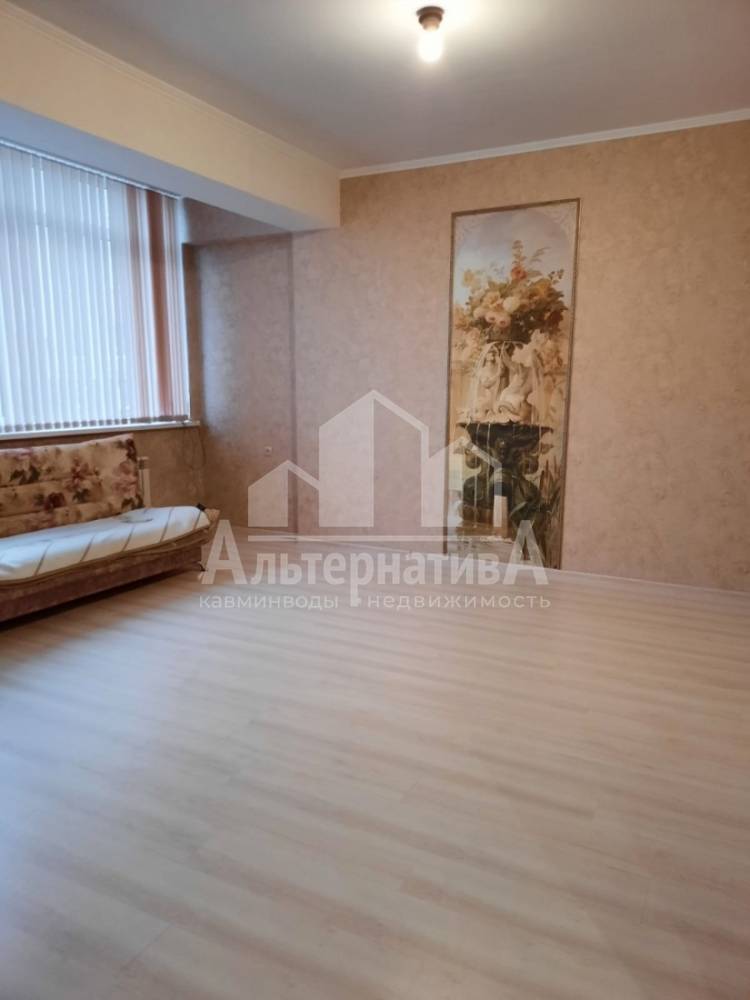 Ставропольский край, Лермонтов, Центр; Квартира 55м² 1/4 эт.