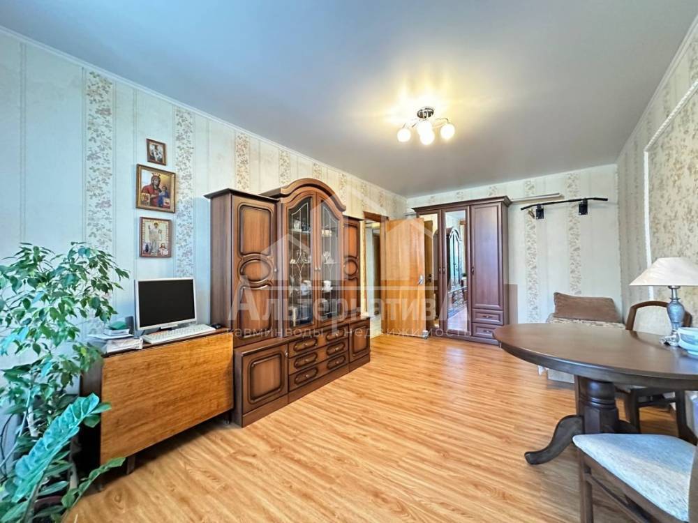 Ставропольский край, Кисловодск, Центр, Куйбышева ул.; Квартира 66,70м² 3/5 эт.