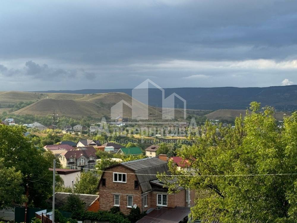 Ставропольский край, Кисловодск, пос.Луначарский, 2-й Зеленогорский пер.; Участок на участке 15,60 сот.