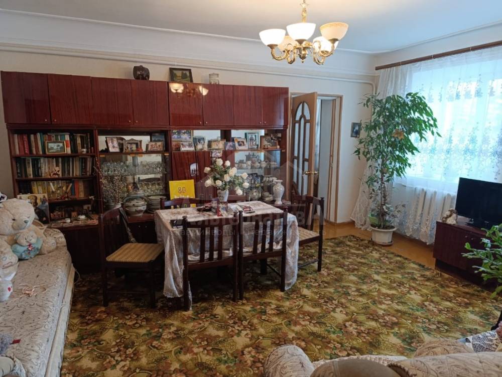 Ставропольский край, Кисловодск, Курортная зона, Чернышевского ул.; Квартира 52,70м² 1/2 эт.