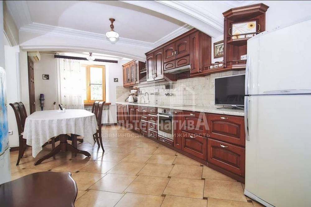 Ставропольский край, Кисловодск, Минутка, Набережная ул.; Квартира 138м² 3/5 эт.