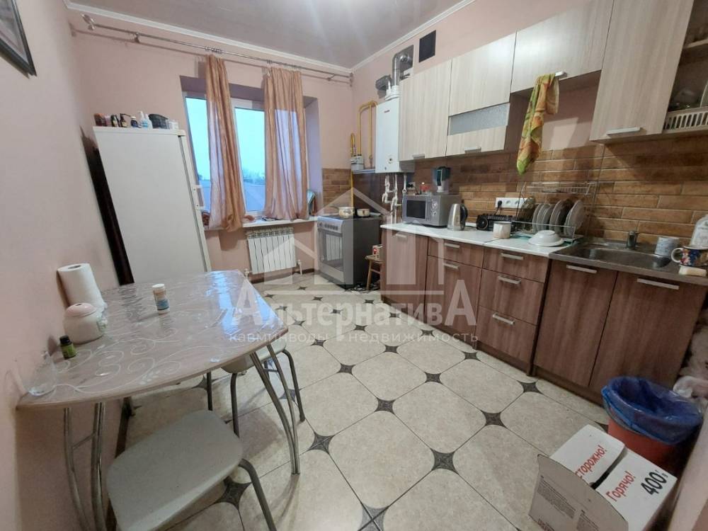 Ставропольский край, Ессентуки, Золотушка, Предгорная ул.; Квартира 37,90м² 3/3 эт.