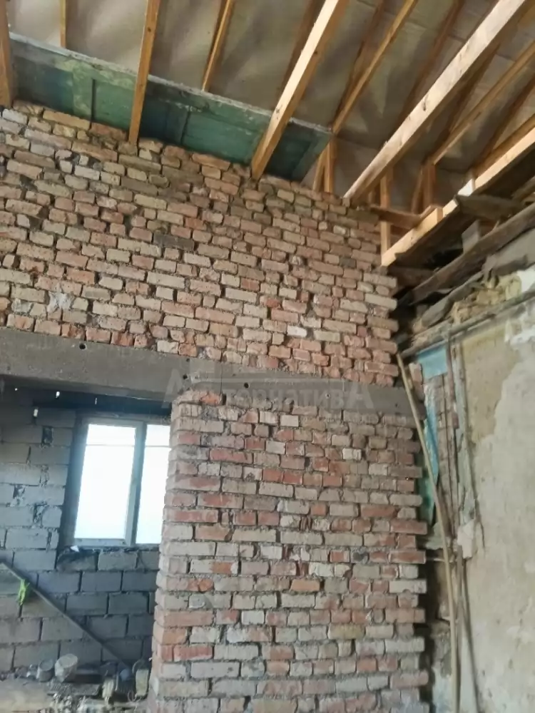1000582485