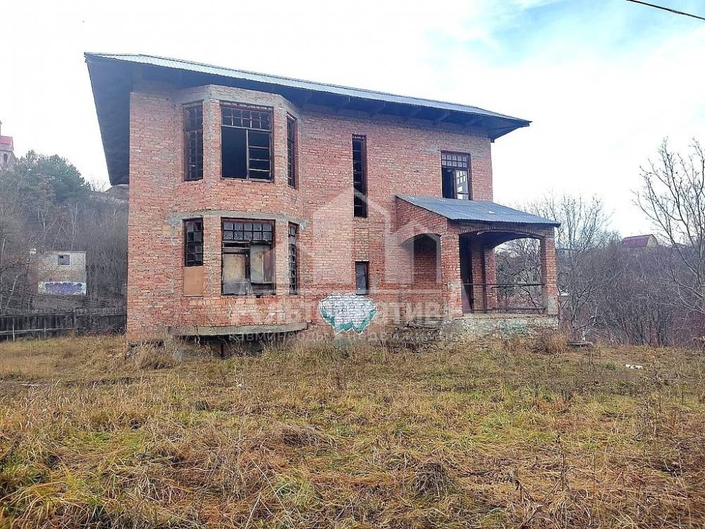 Ставропольский край, Кисловодск, Курортная зона, Авиации ул.; Дом 400м² на участке 12 сот. 2 эт.