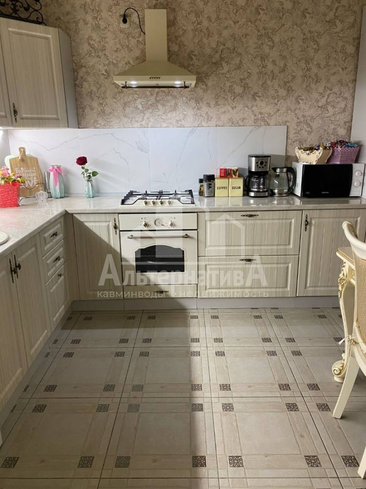 Ставропольский край, Кисловодск, Асфальтный Завод, Кооперативная ул.; Дом 186м² на участке 4 сот. 2 эт.