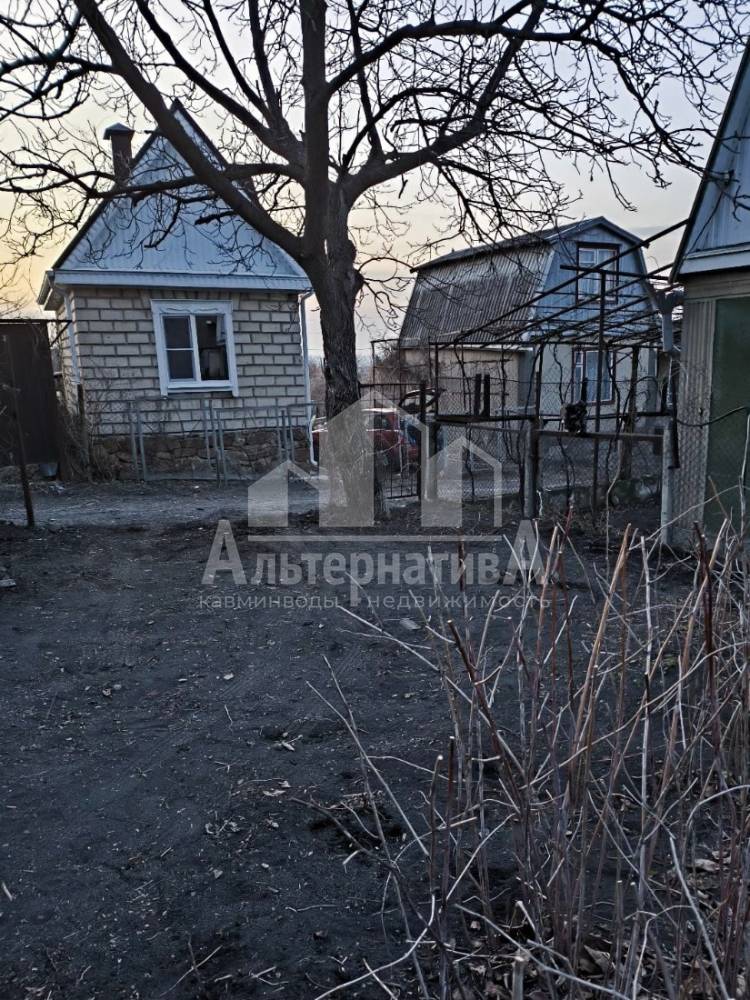 Ставропольский край, Ессентуки, ст. Ессентукская, СТ Ягодка; Участок на участке 4,20 сот.