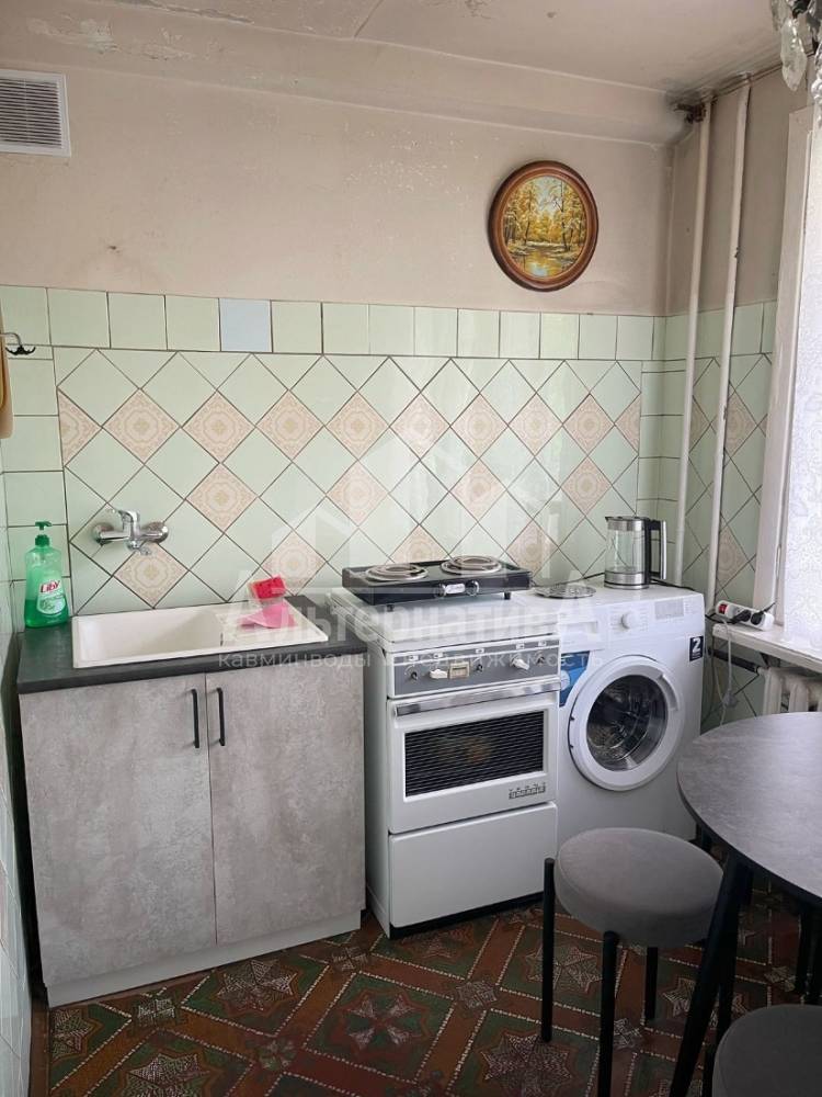 Ставропольский край, Кисловодск, 16-ой школы, Зашкольный пер.; Квартира 58м² 2/5 эт.