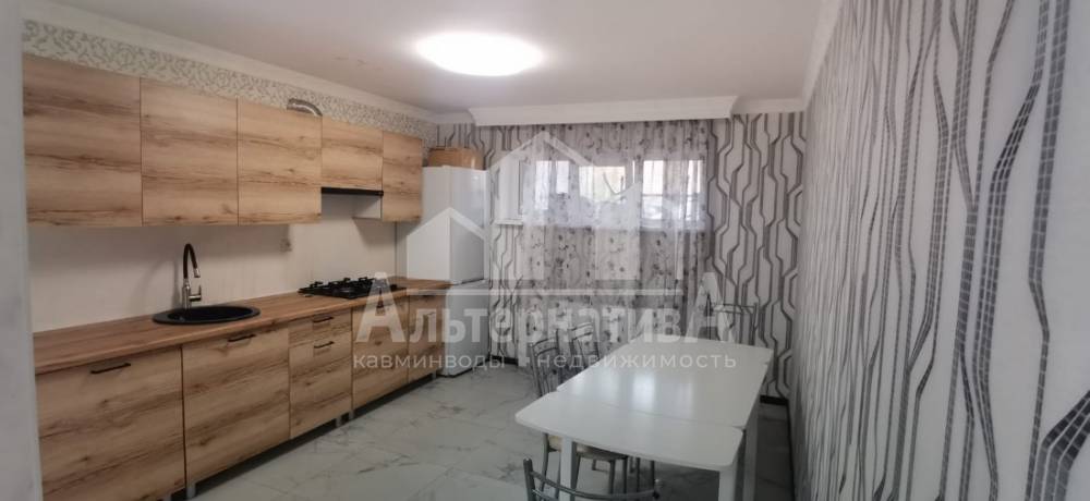 Ставропольский край, Ессентуки, ст. Ессентукская, Этокская ул.; Квартира 100м² 1/1 эт.