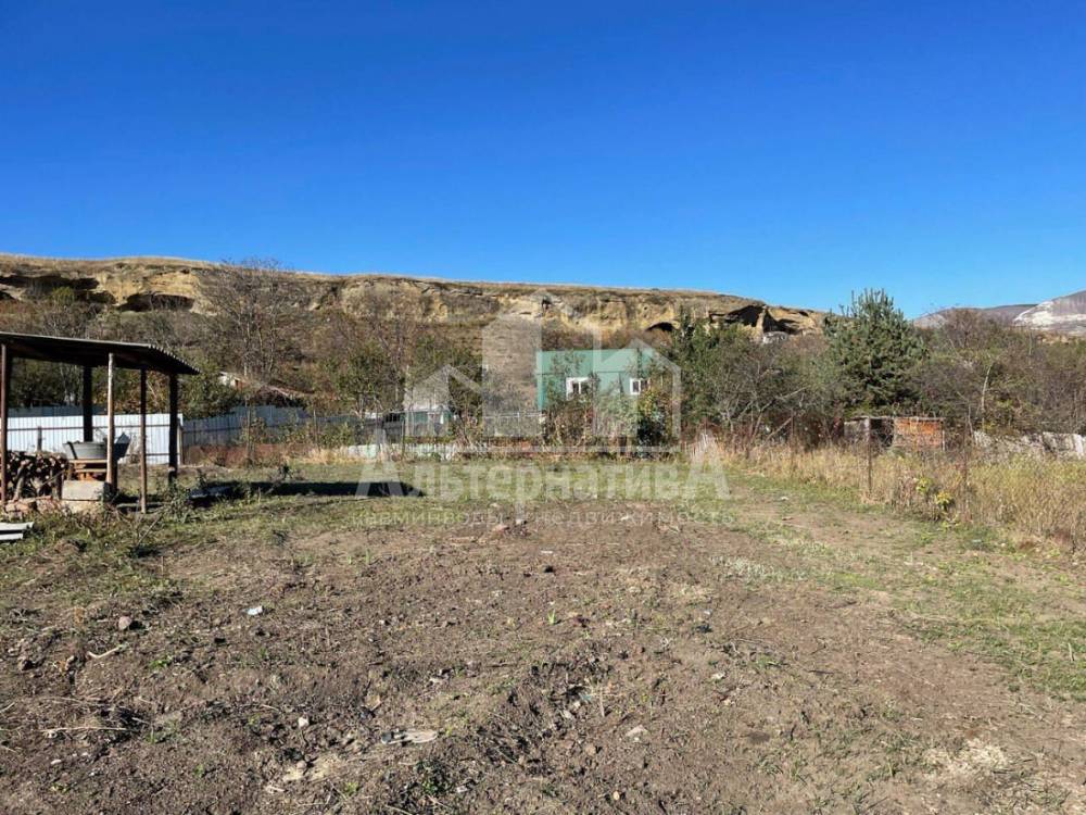 Ставропольский край, Кисловодск, пос.Мирный, с/т Ромашка; Участок на участке 11 сот.