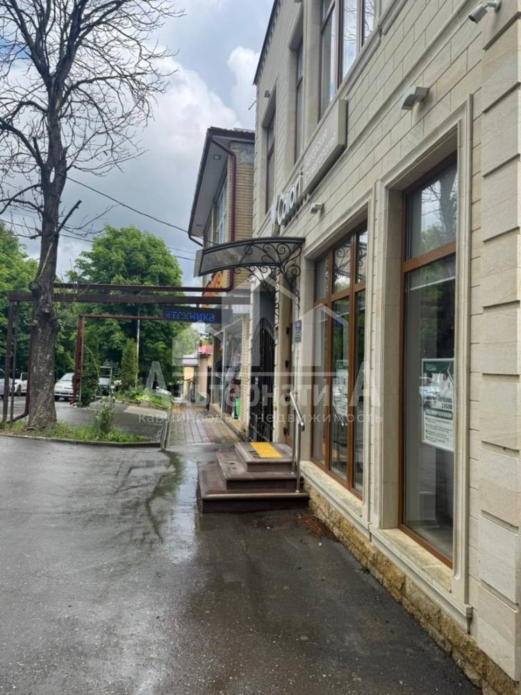 коммерция по улице