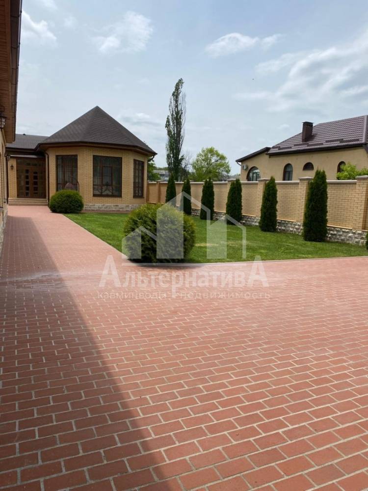 Ставропольский край, Кисловодск, сан.Москва, Революции ул.; Дом 163,80м² на участке 10,59 сот. 1 эт.