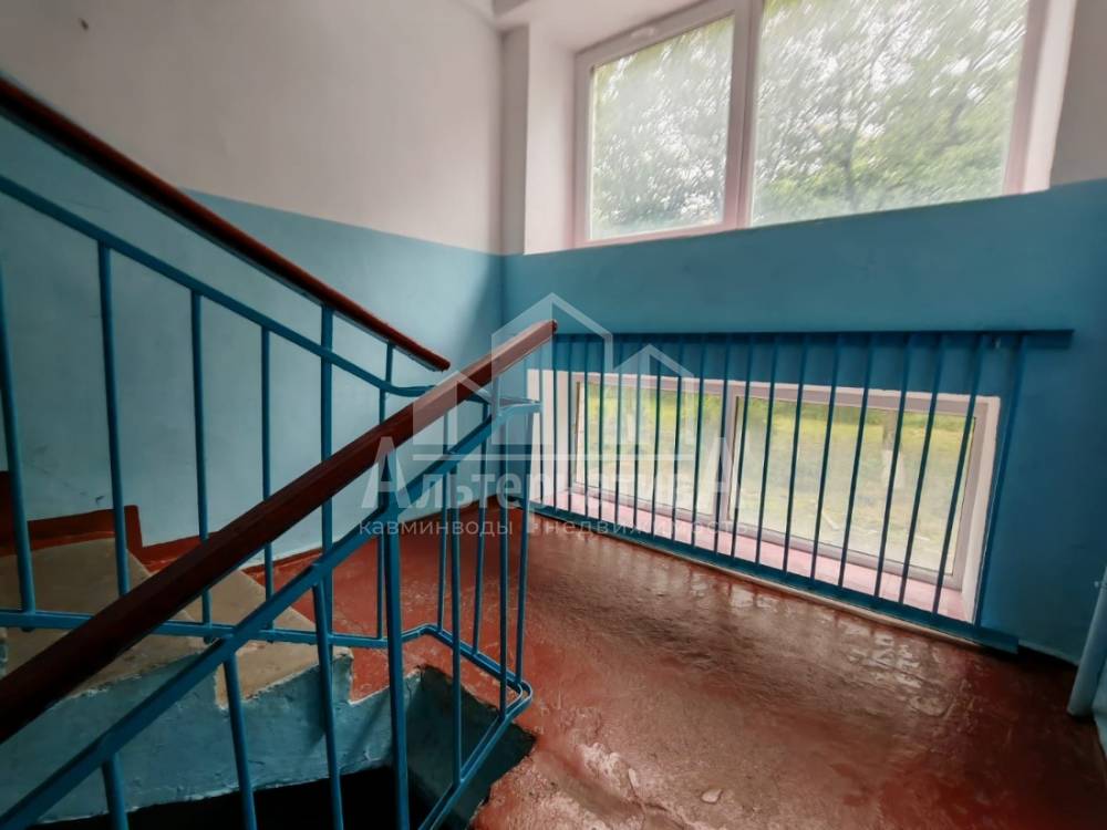 Ставропольский край, Ессентуки, 4-й МКР, Ермолова ул.; Квартира 33,10м² 3/4 эт.
