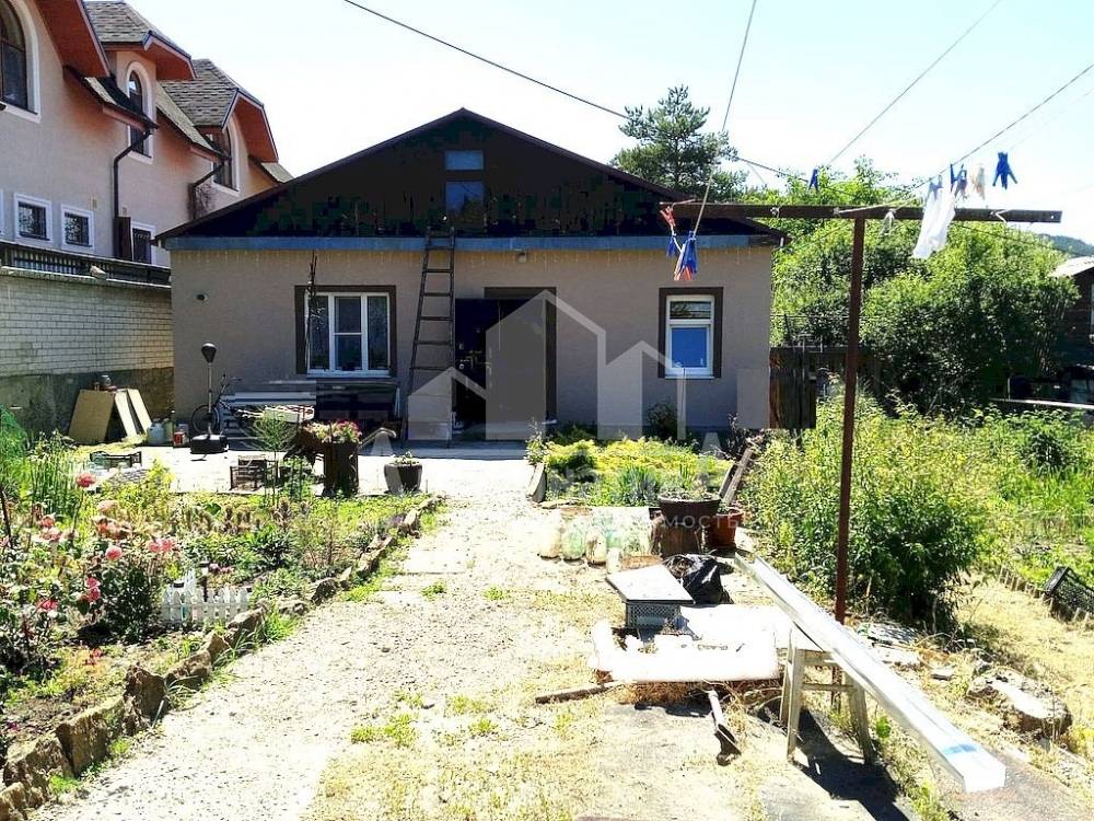 Ставропольский край, Кисловодск, Лермонтовская скала, Прудная ул.; Дом 84м² на участке 7,35 сот. 1 эт.