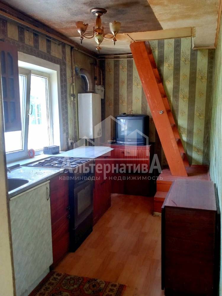 кухня+лестница на мансарду