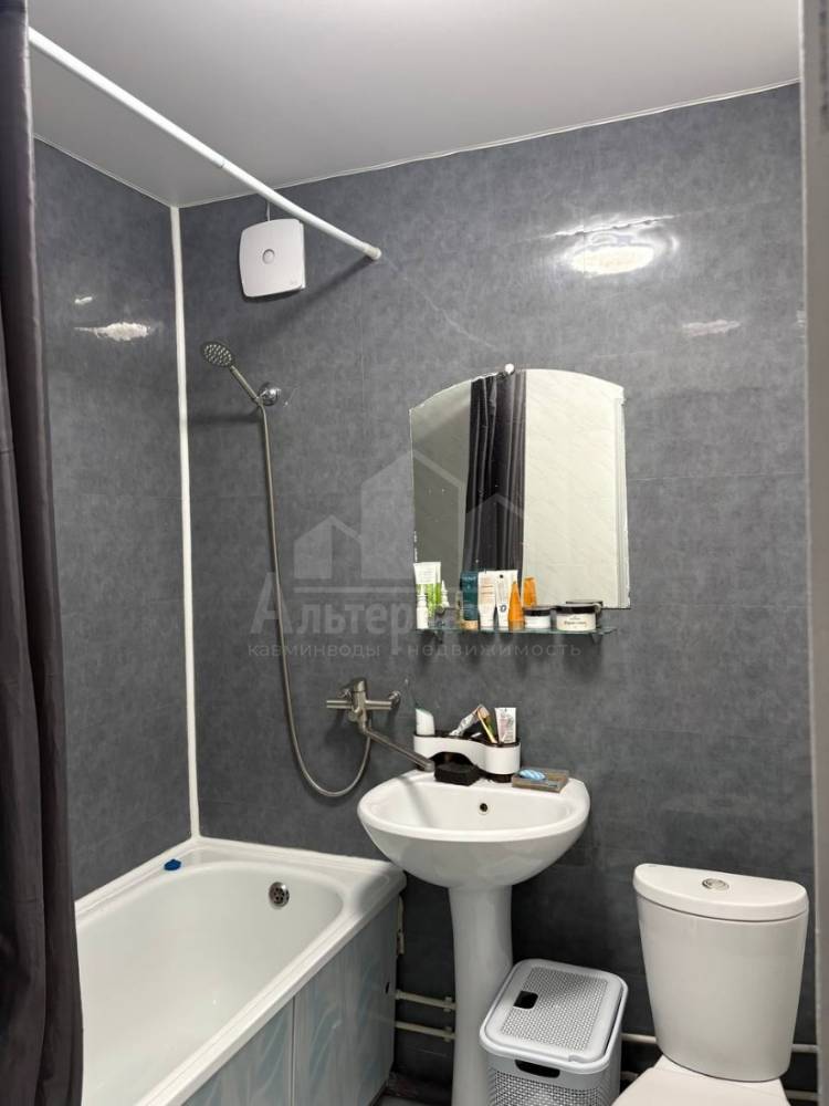 photo_5271850997980534504_y