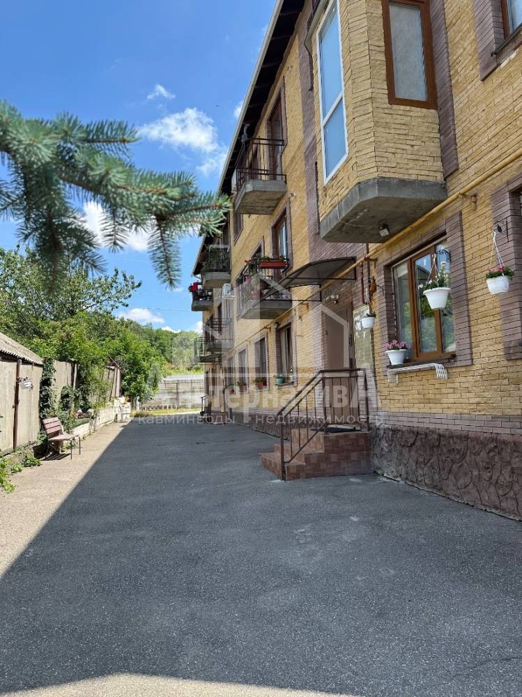 Ставропольский край, Ессентуки, Курортная зона, Кленовая роща ул.; Квартира 30м² 1/3 эт.