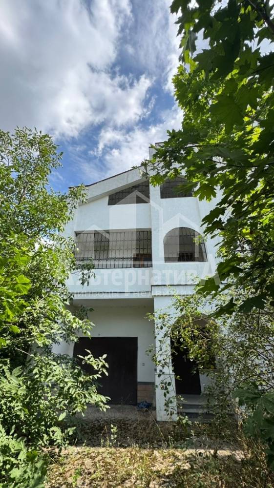 Ставропольский край, Ессентуки, Озеро, Кленовая ул.; Дом 564м² на участке 7 сот. 4 эт.
