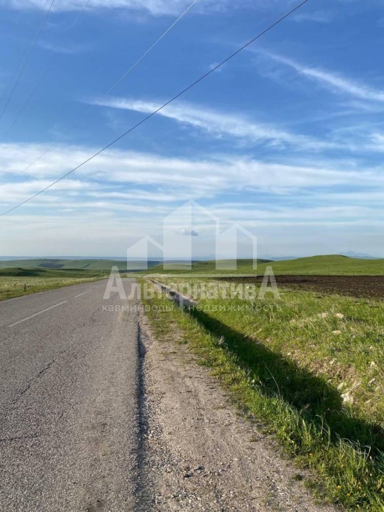 Ставропольский край, Кисловодск, Малокарачаевский, с. Кичи-Балык; Участок на участке 648 сот.