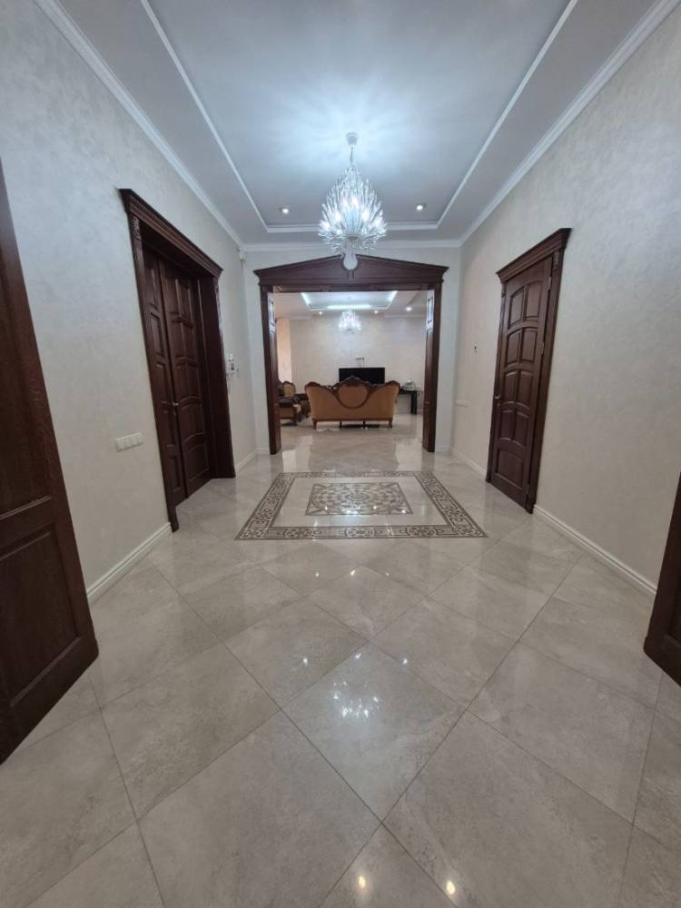 photo_5278780816039736431_y