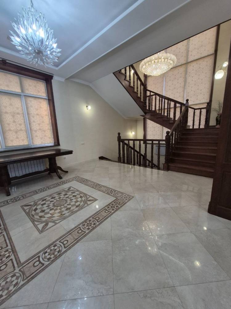 photo_5278780816039736432_y