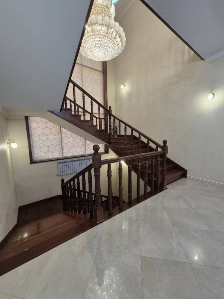 photo_5278780816039736430_y