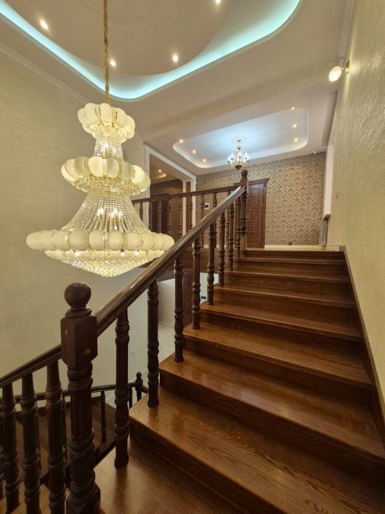 photo_5278780816039736482_y