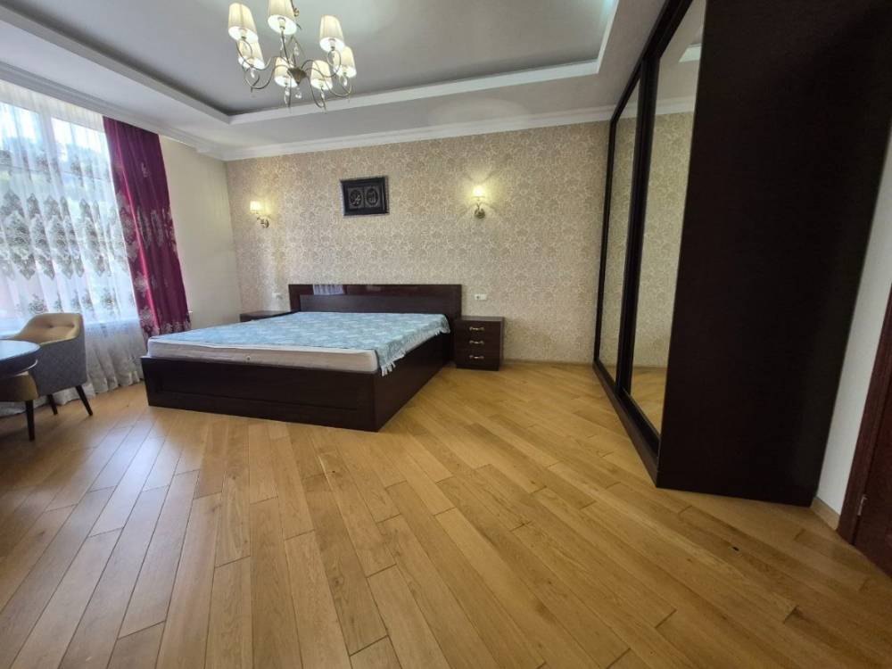 photo_5278780816039736459_y