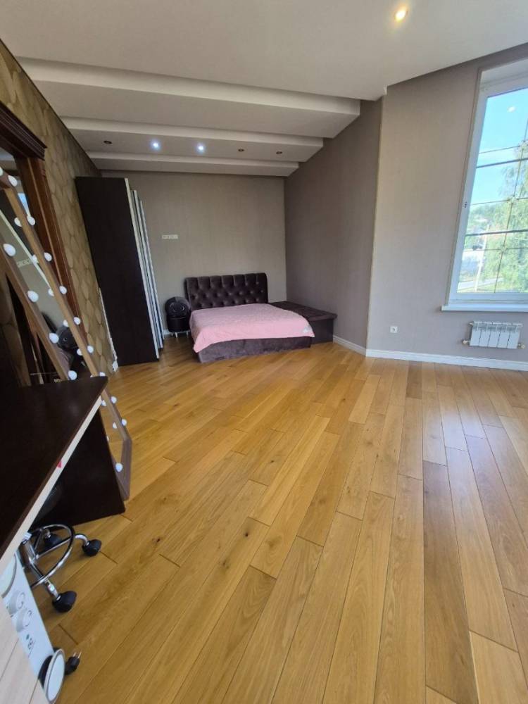 photo_5278780816039736476_y