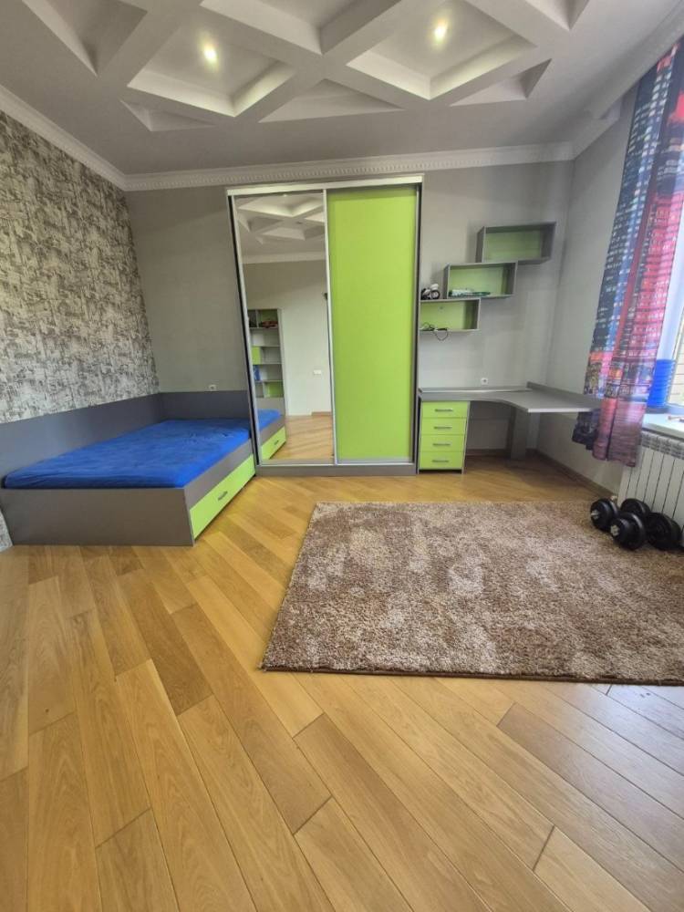 photo_5278780816039736477_y