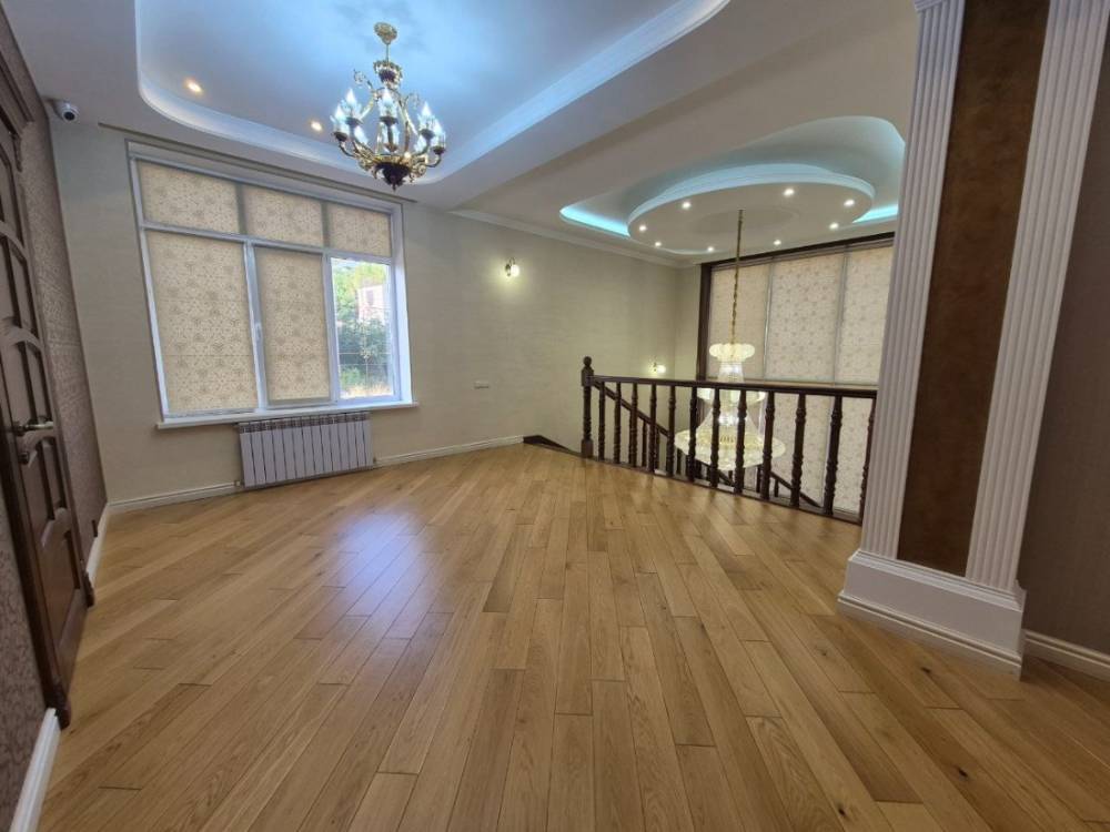 photo_5278780816039736463_y