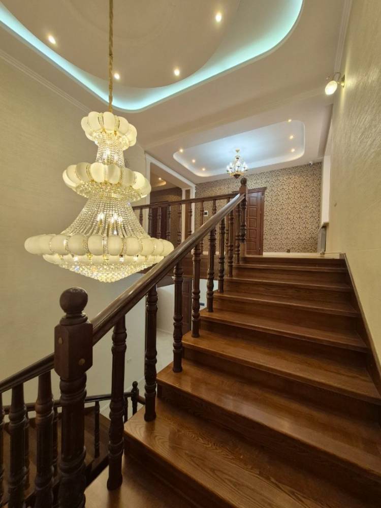 photo_5278780816039736487_y