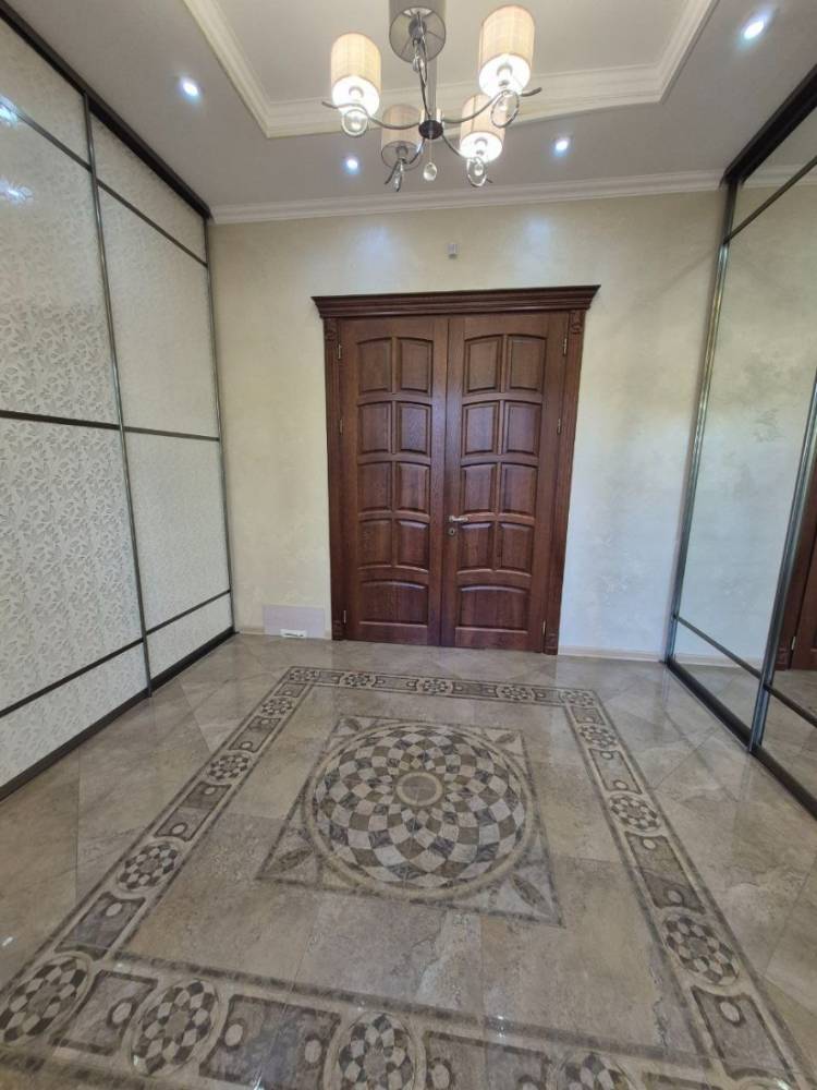 photo_5278780816039736426_y