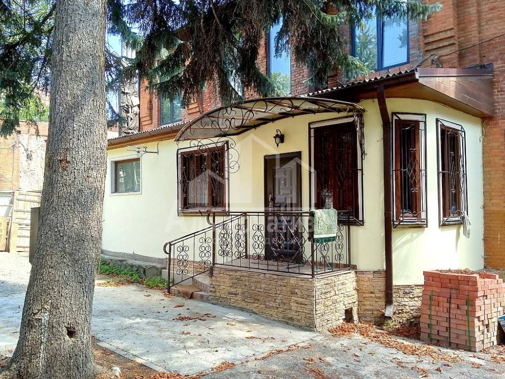 Ставропольский край, Кисловодск, Курортная зона, Солженицына ул.; Квартира 42м² 1/2 эт.