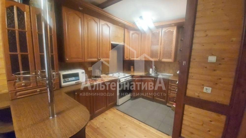 Ставропольский край, Кисловодск, Минутка, Энгельса ул.; Дом 450м² на участке 4,50 сот. 2 эт.