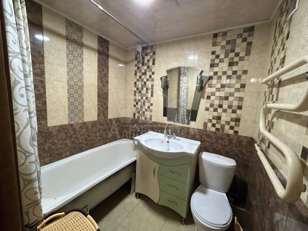 photo_5413500191924945009_y