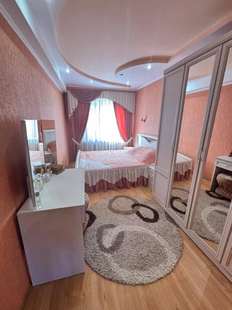 Ставропольский край, Кисловодск, Рынок, Героев Медиков ул.; Квартира 60м² 4/5 эт.