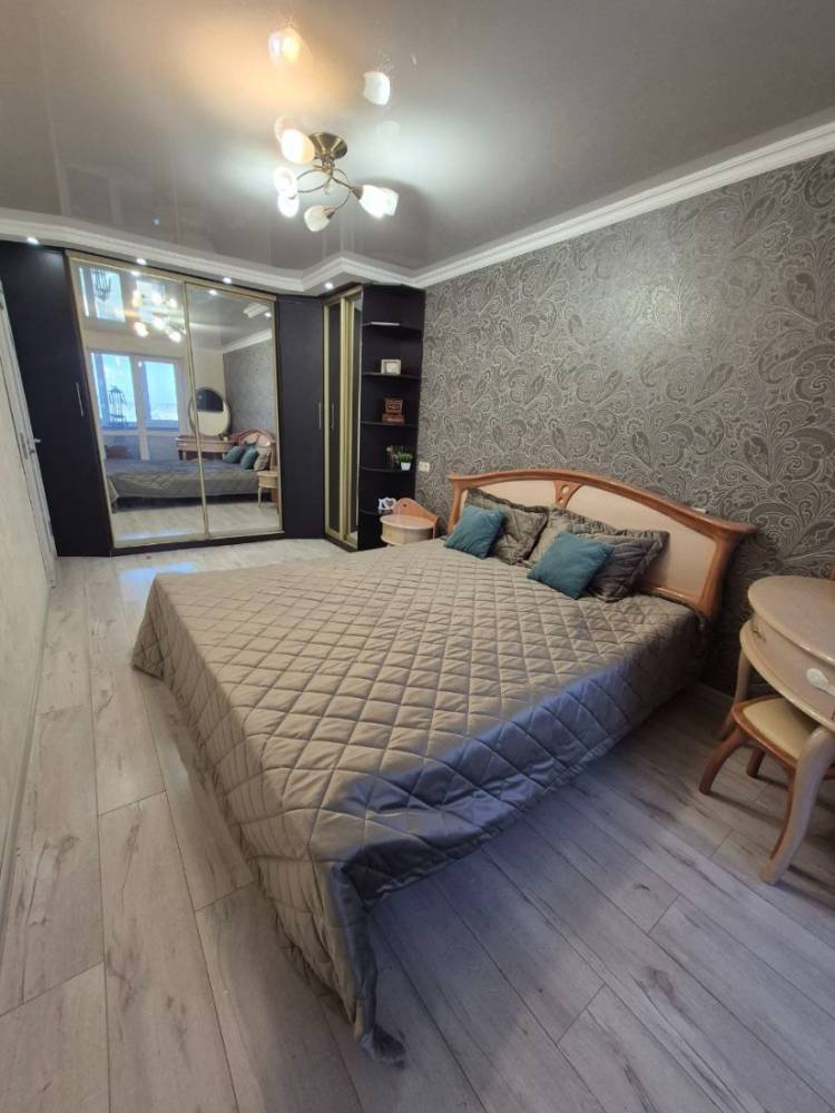 photo_5447173315346167952_y