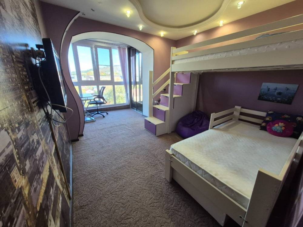 photo_5447173315346167940_y