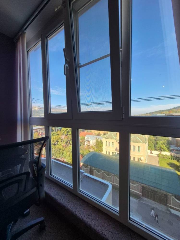 photo_5447173315346167945_y