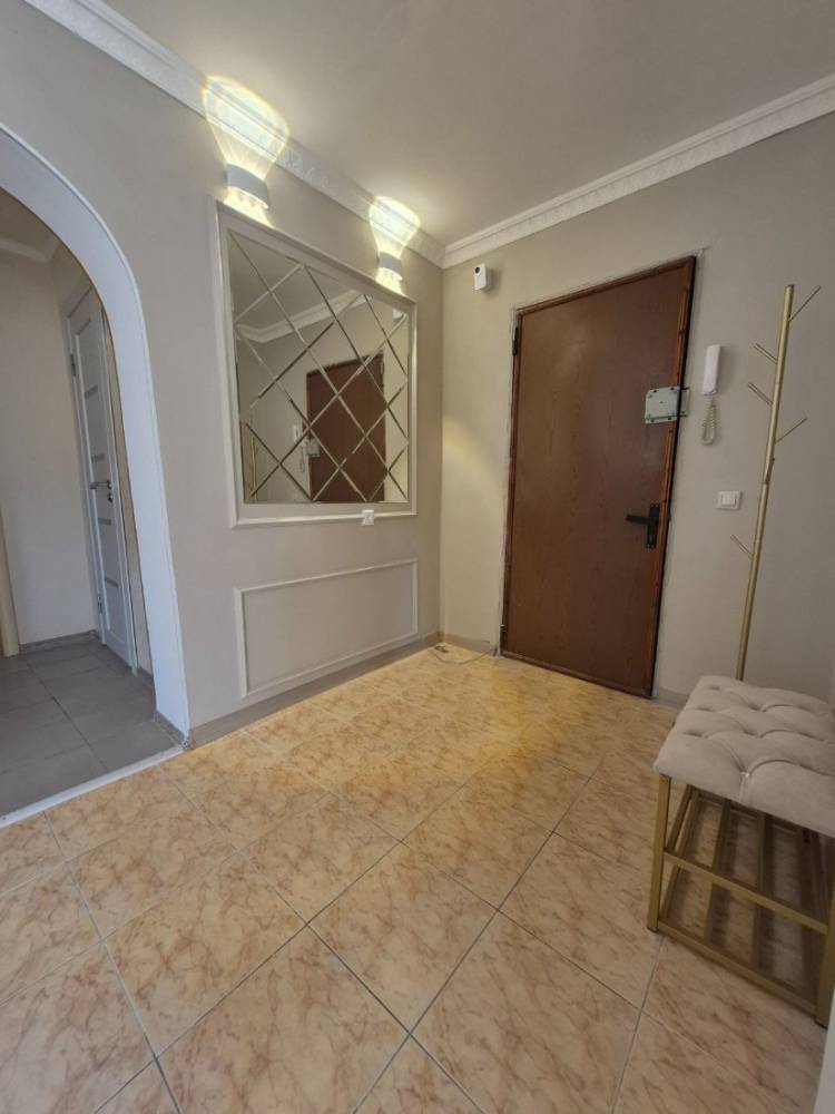 photo_5447173315346167935_y