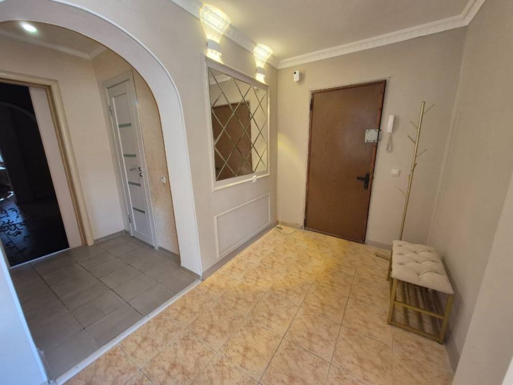 photo_5447173315346167936_y