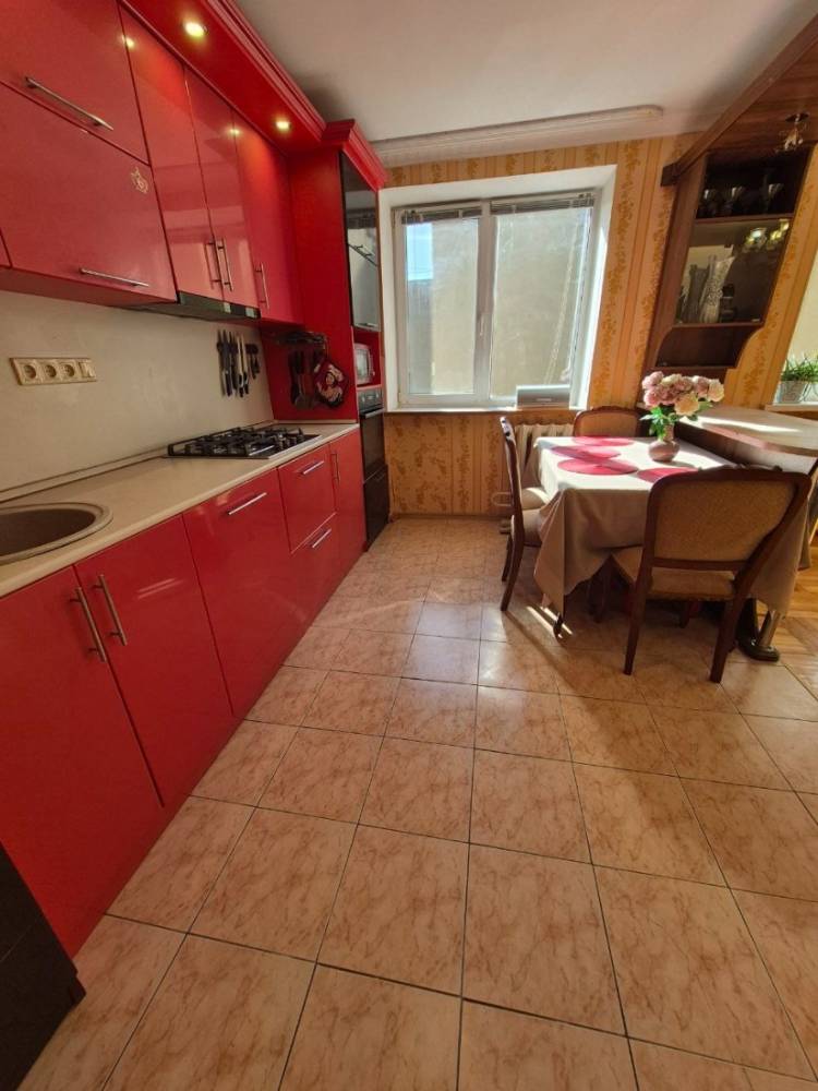 photo_5447173315346167966_y