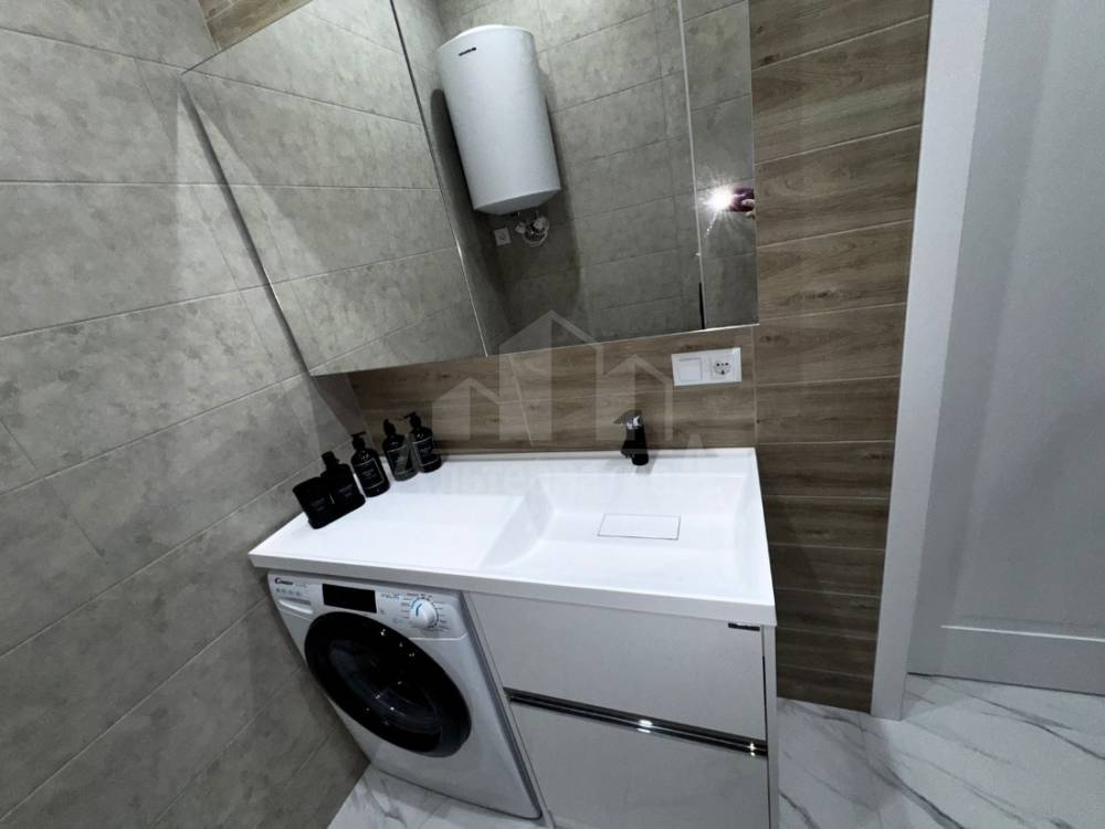 cd40017e-6857-425f-a4ed-56b1f894a04c