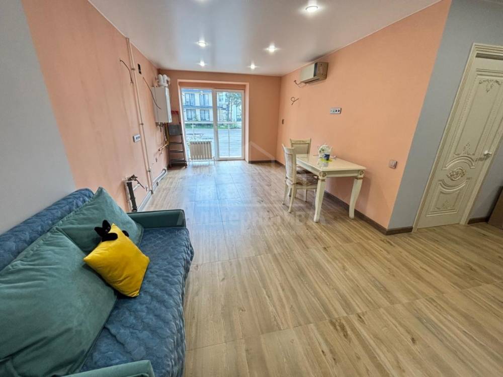 Ставропольский край, Ессентуки, М-Видео, Октябрьская ул.; Квартира 47м² 1/4 эт.