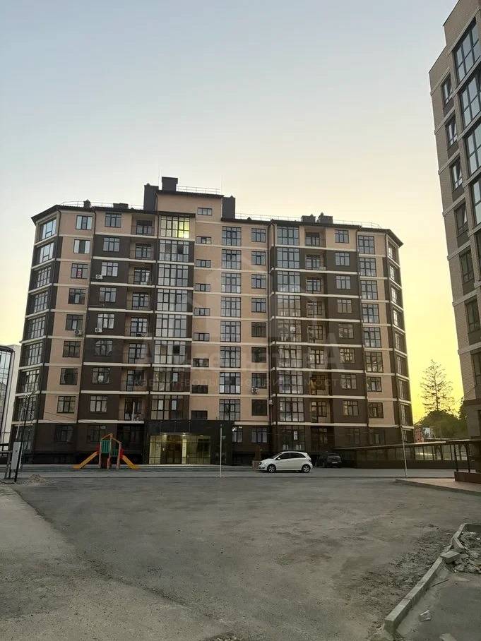 Ставропольский край, Ессентуки, Озера, Октябрьская ул.; Квартира 62м² 8/9 эт.