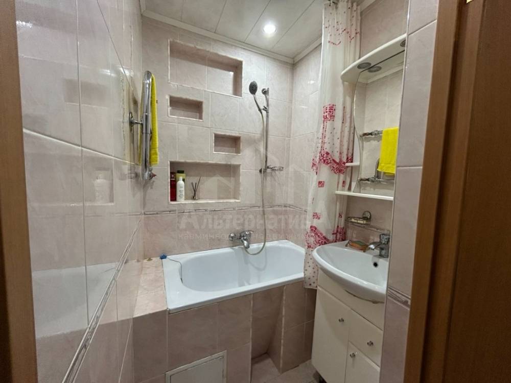 photo_5467862172811000075_y