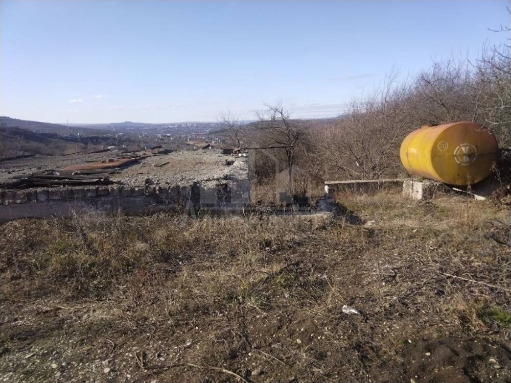 Ставропольский край, Пятигорск, пос.Горячеводский, Нальчинское шоссе ул.; Участок на участке 4,80 сот.