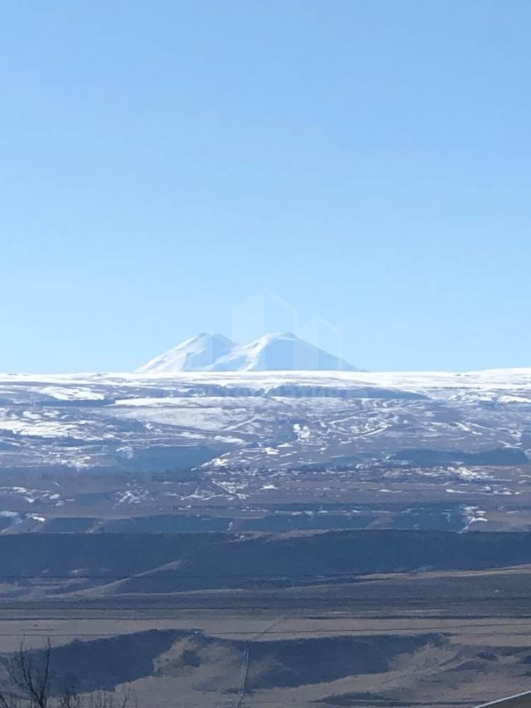Ставропольский край, Кисловодск, пос.Мирный, с/т Виктория; Участок на участке 400 сот.