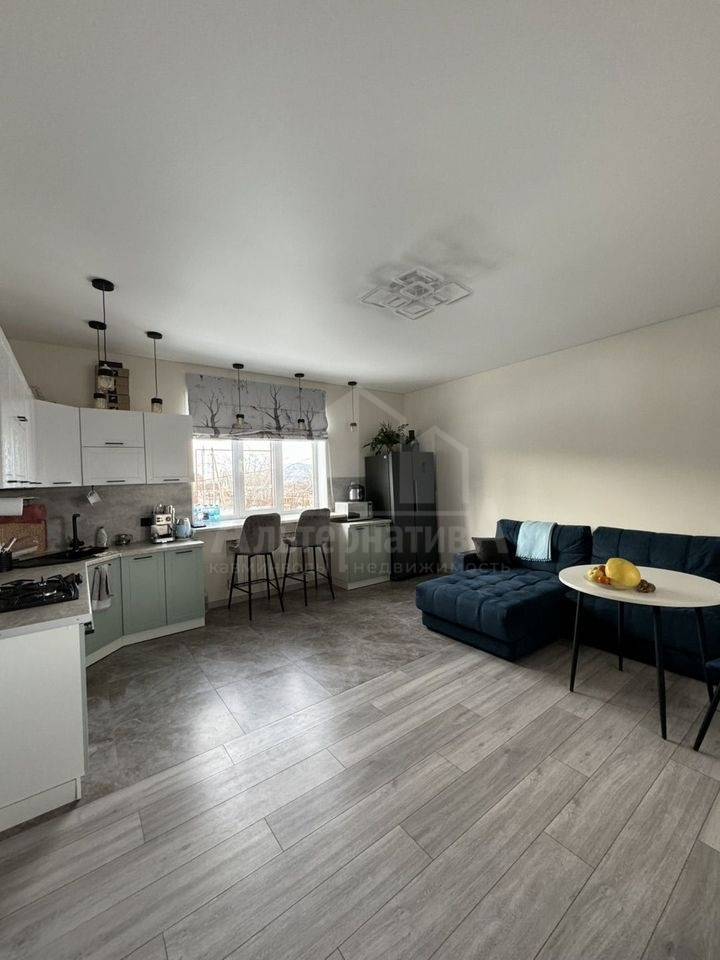 photo_5197411509565785409_y